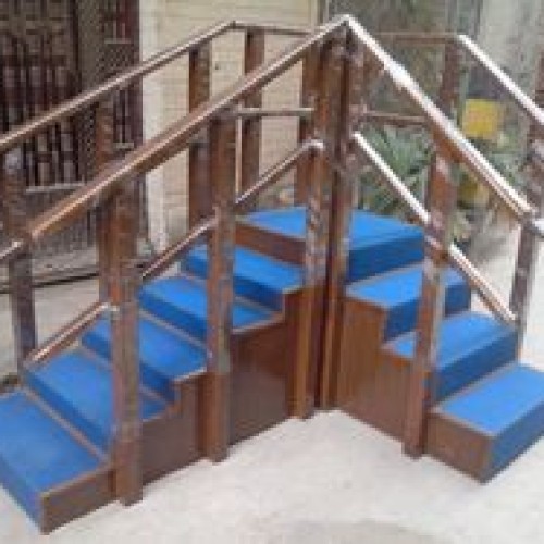 Exercise staircase corner type