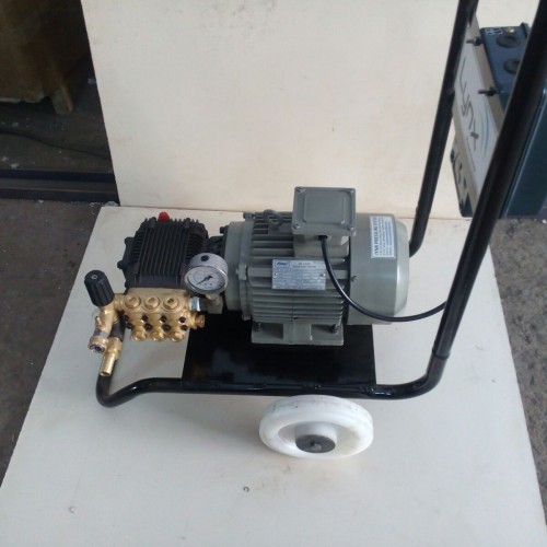 Hydrostatic test pumps - 140 bar