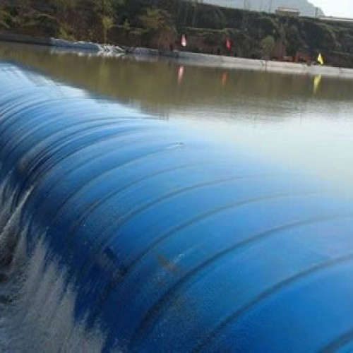 Water inflatable rubber dam
