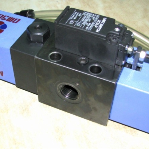 Hydraulic overload protector pump