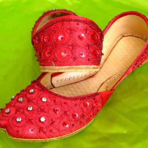 Ladies leather khussa shoes