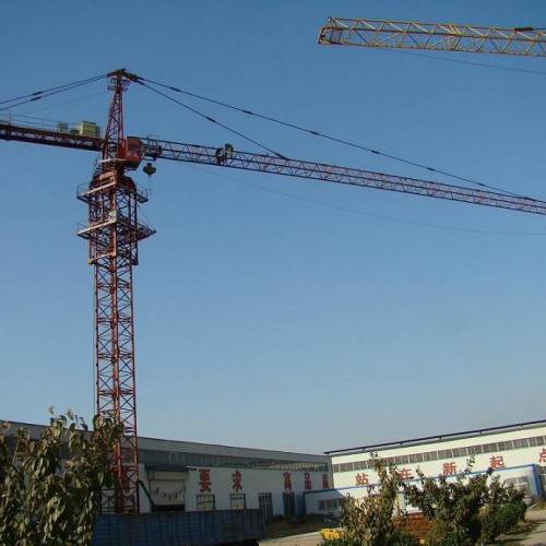 Self-erecting tower crane