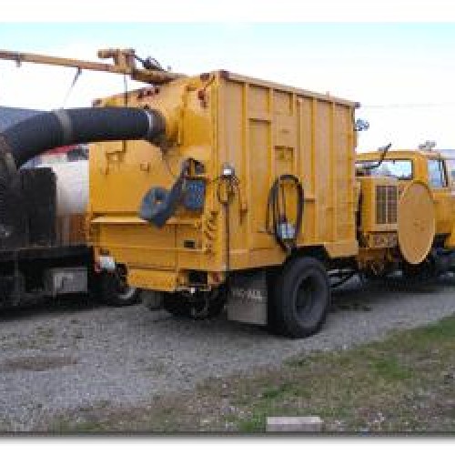 Sewer cleaning equipment