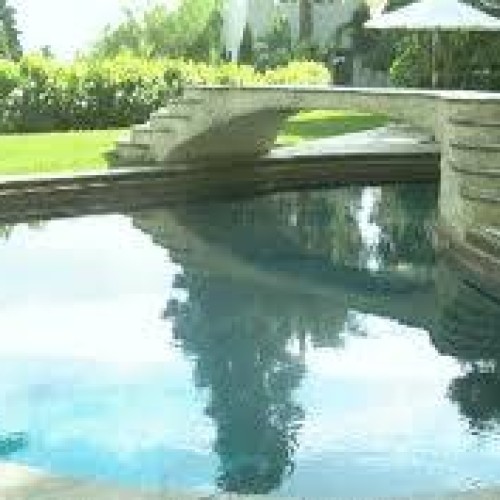Swimming pool/water bodies