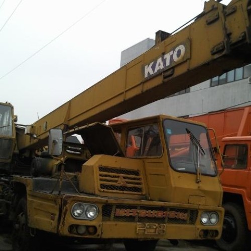 Used kato 20 ton crane nk200