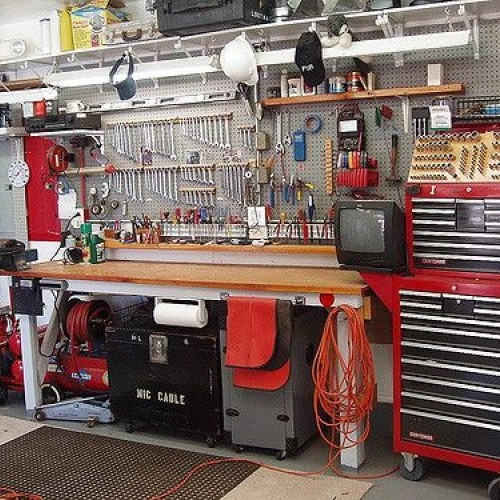 Auto Garage and Service Equipment