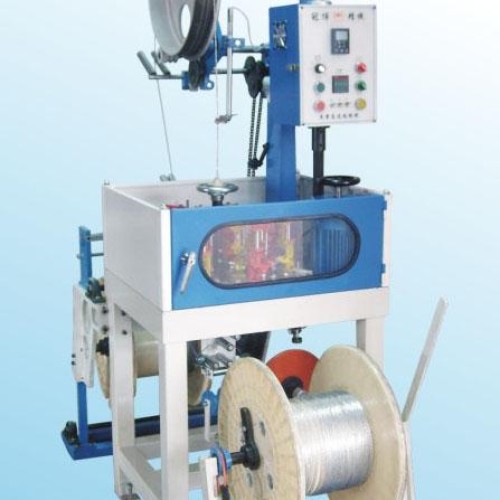 High speed braiding machine