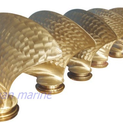 Main thrust propeller blade with axle neck
