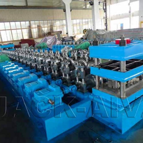 Expressway guard rail roll forming machine