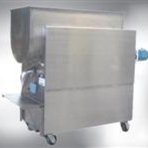 Sauce filling machine