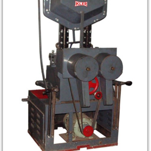 Nut tapping double spindle machine