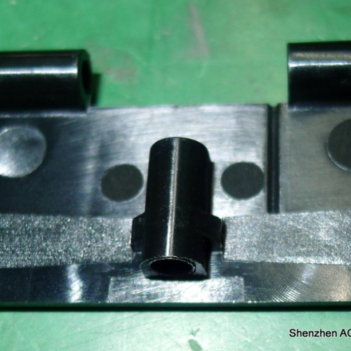 Plastic injection mouding