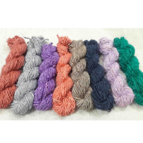 Solid color recycled linen yarns