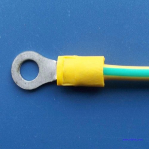 Three-hole socket