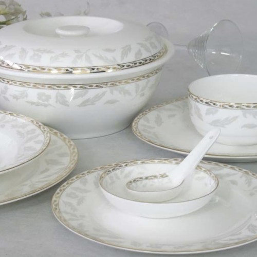 Fine bone china dinner set as gift