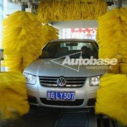 Tunnel car wash systems