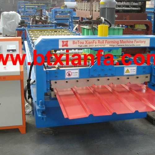 Tile forming machine