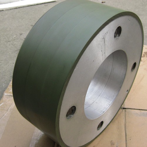 Centerless grinding wheel for diamond polishing and abrasive