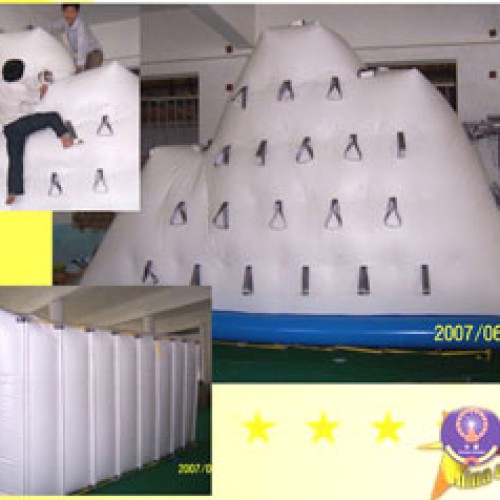 Inflatable iceberg