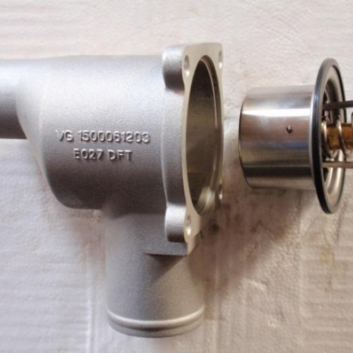 Sinotruk howo truck thermostat