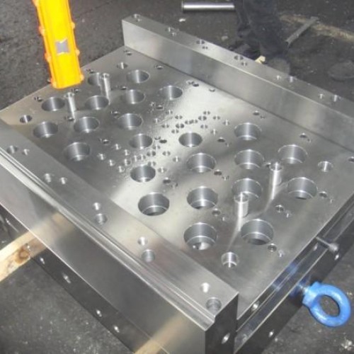 Plastic mold base