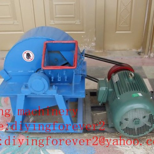 Sawdust wood crusher for waste and logs