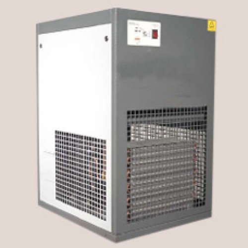 Refrigerated air dryer