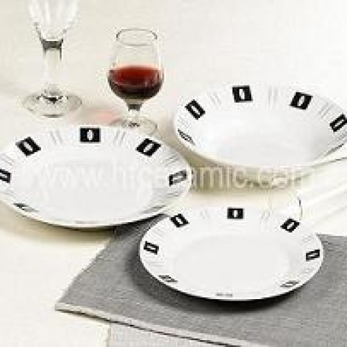 Porcelain dinner set