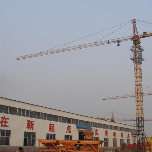 Self-erect tower crane