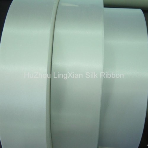 Thermal-transfer satin label ribbon