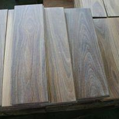 Solid wood flooring 