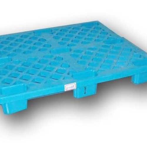 Plastic floor mould