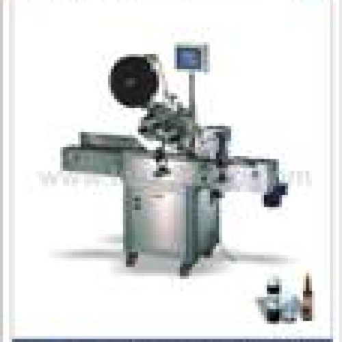 Labeling machine for side label