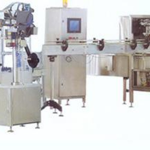 Rotary full automatic plastic bottle arranging filling and sealing machine