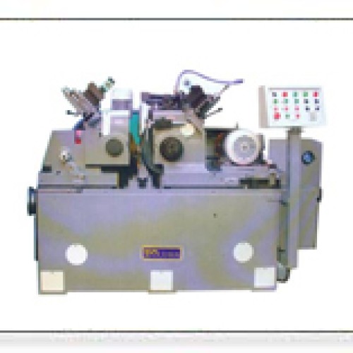 Centerless grinding machine