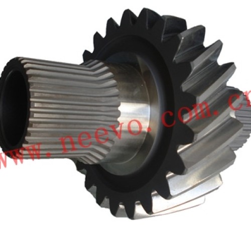 Intermediate axle driving cylindrical gear