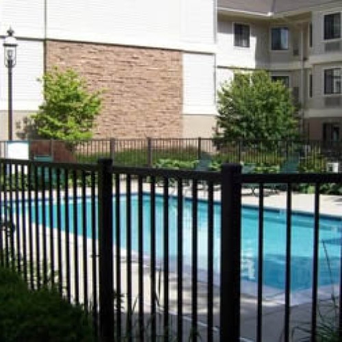 Aluminium pool fencing