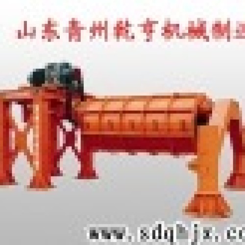 Concrete pipe machine