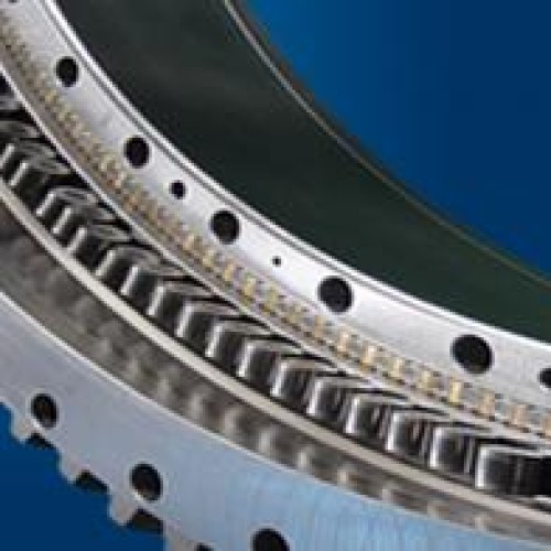 Trip-row cylindrical roller combined slewing bearing
