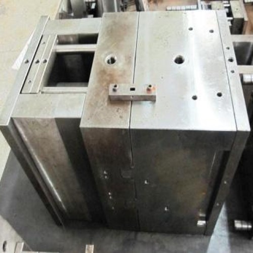 Injection mold