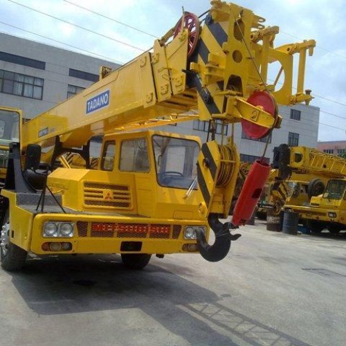 Used tadano truck crane 25 ton tl250e