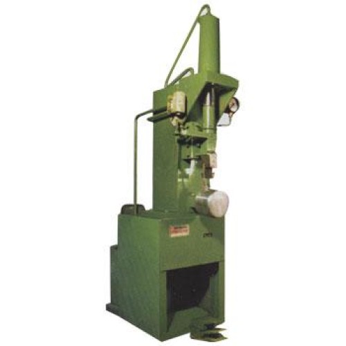 Hydraulic riveting machine