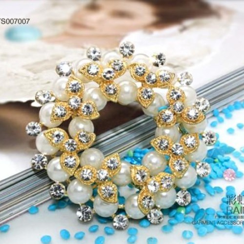 Fashion brooch