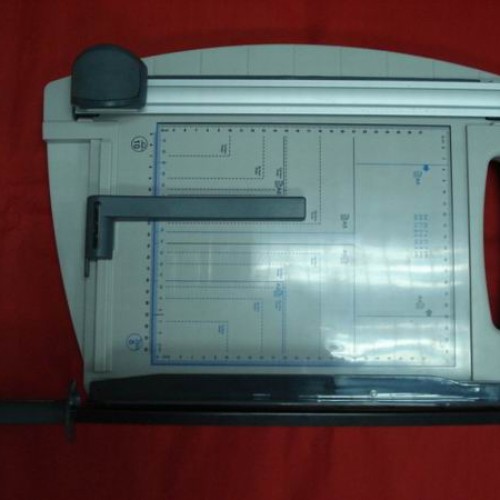 Paper cutter