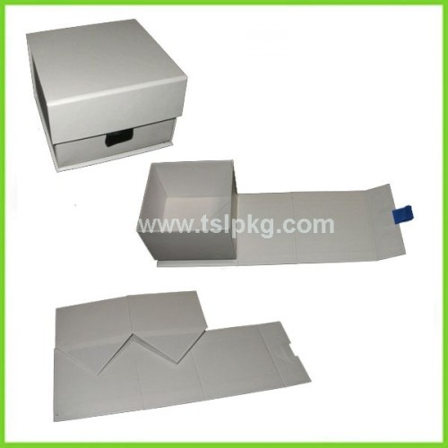 Foldable gift boxes