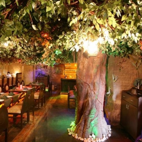 Jungle themed restaurant tree