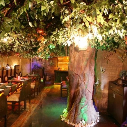 jungle themed restaurant tree