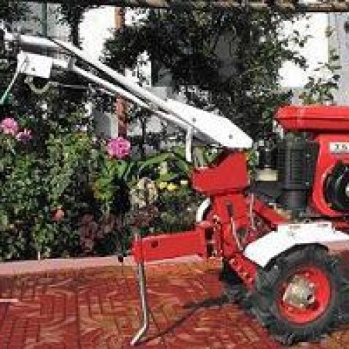 Small power tiller