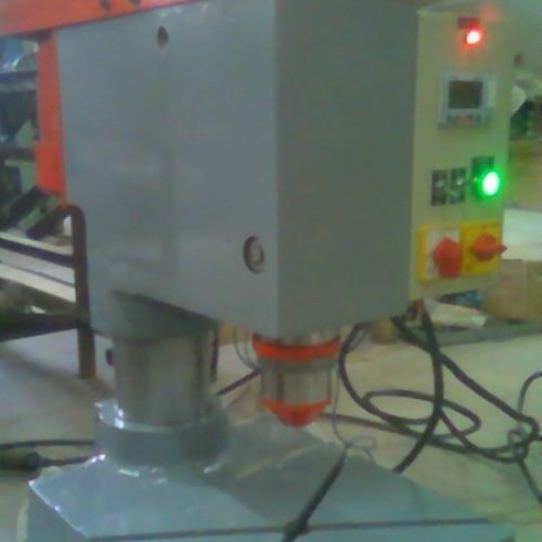 Riveting machine