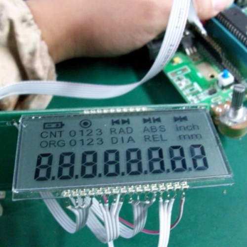 Tn lcd with pin connector